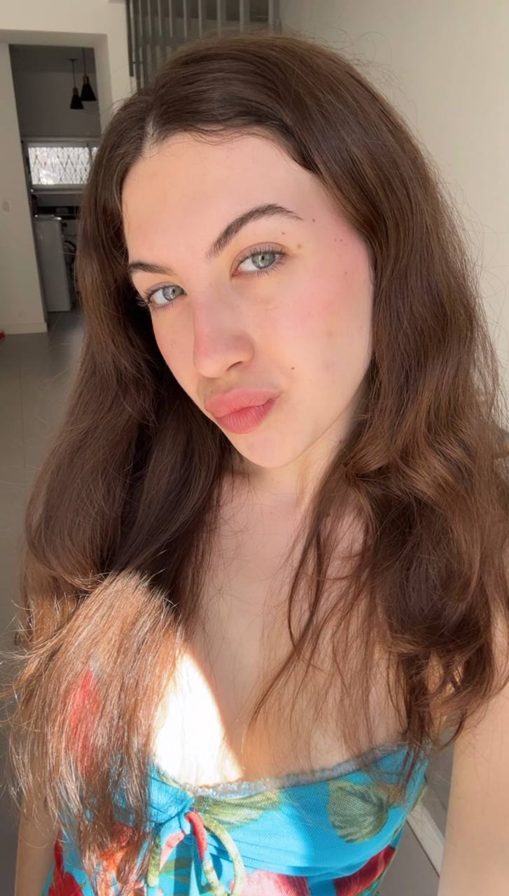 Nude girl Amber in Moscow