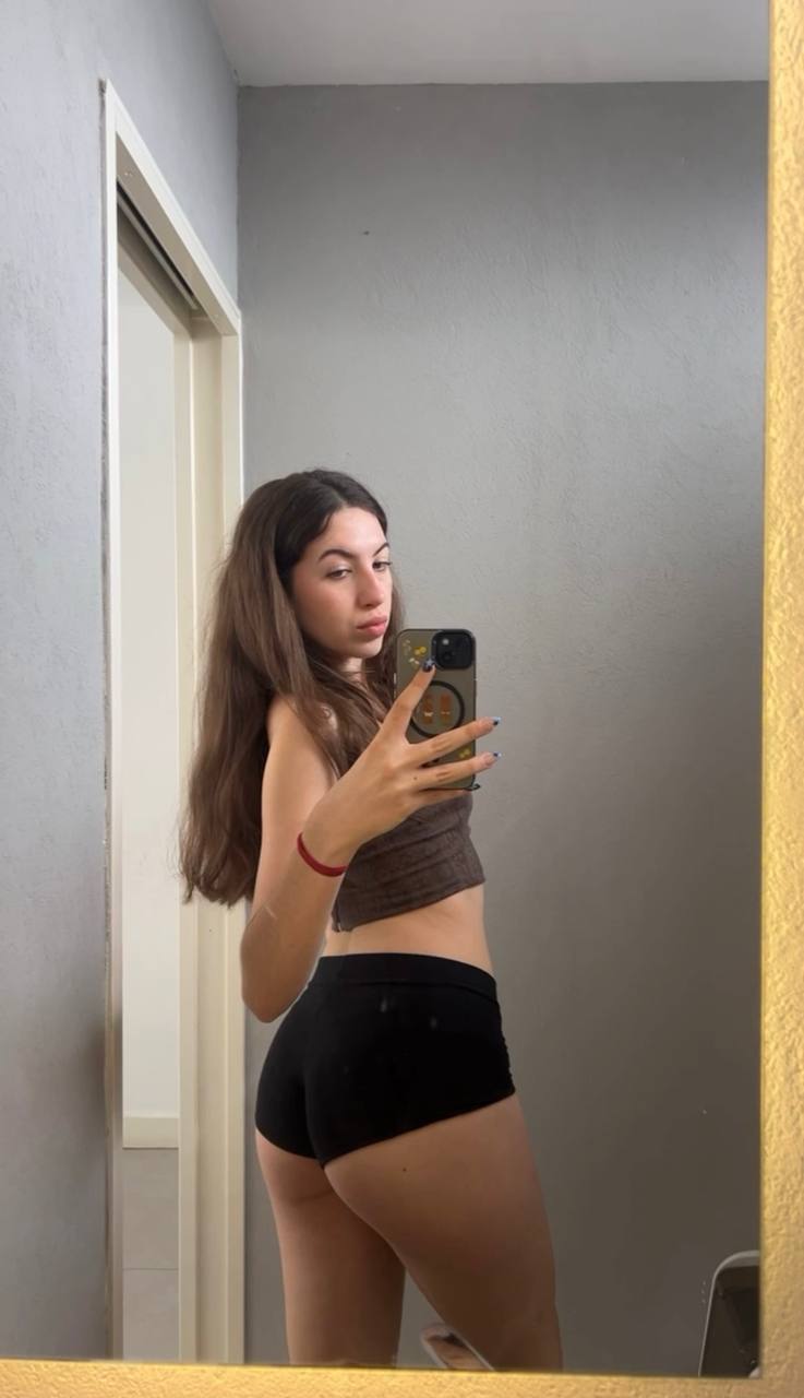 Amber in her underwear in Moscow