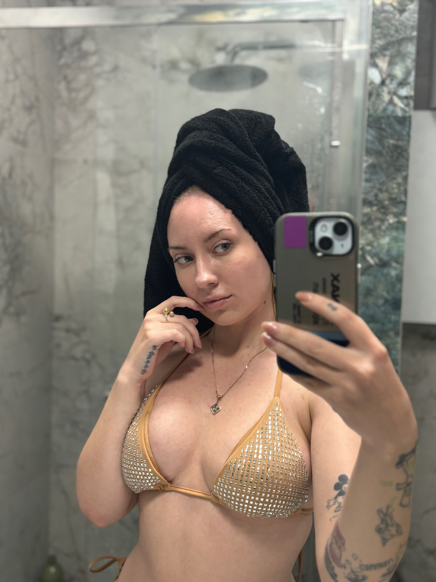 Nude girl KateV in Moscow