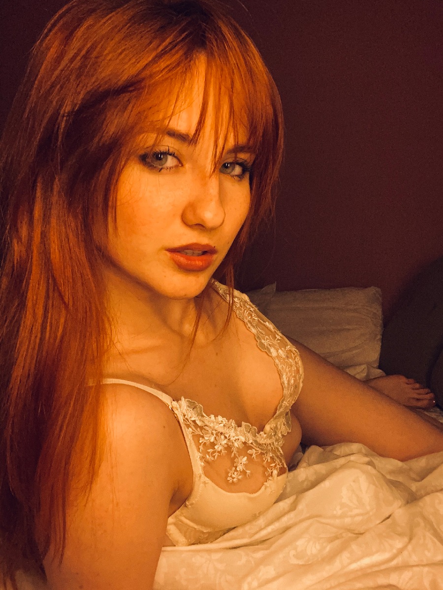 A playful frame from Nata — online in Moscow