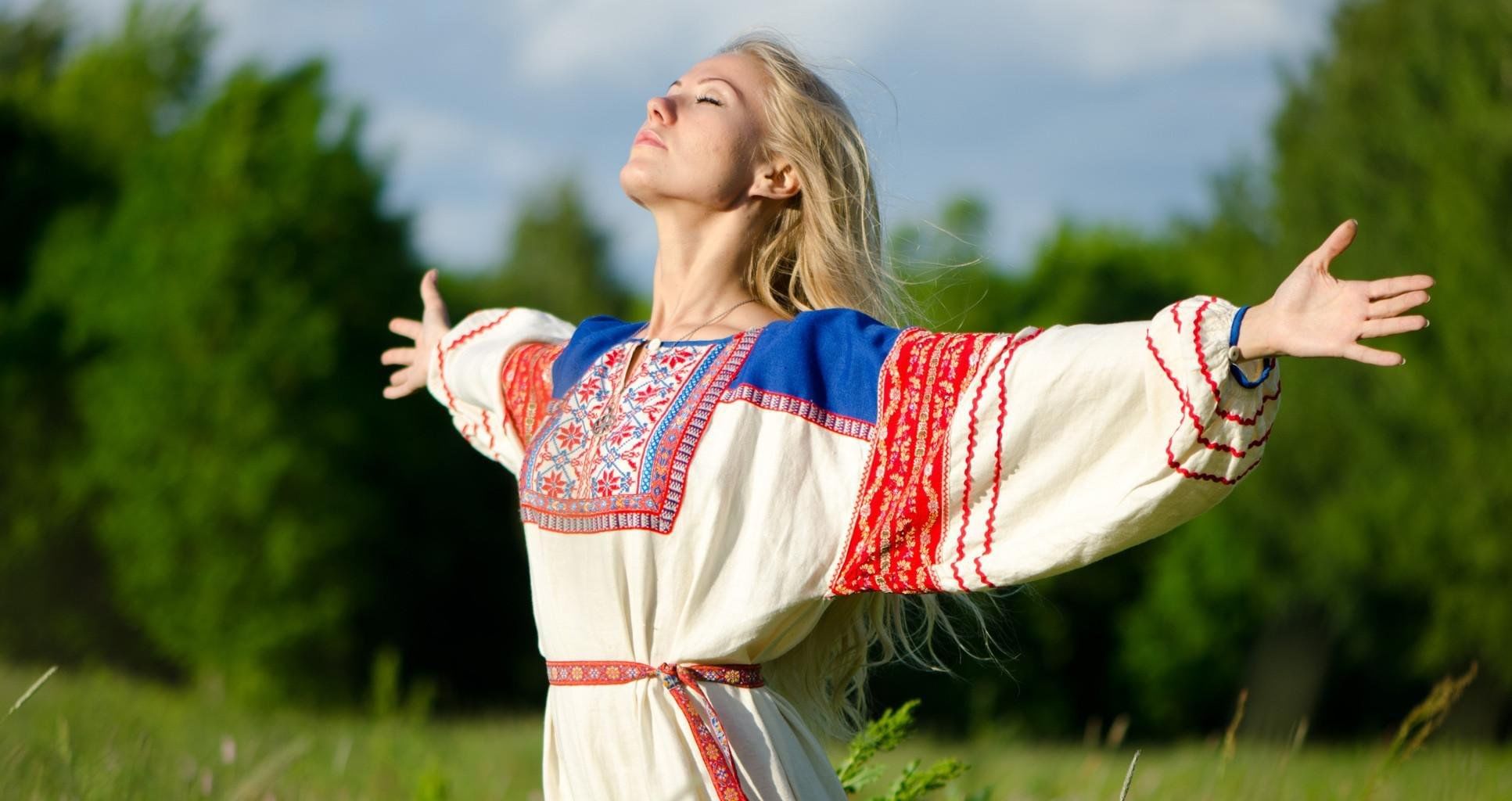 Take a pause and enjoy Slavic women — streaming from Moscow