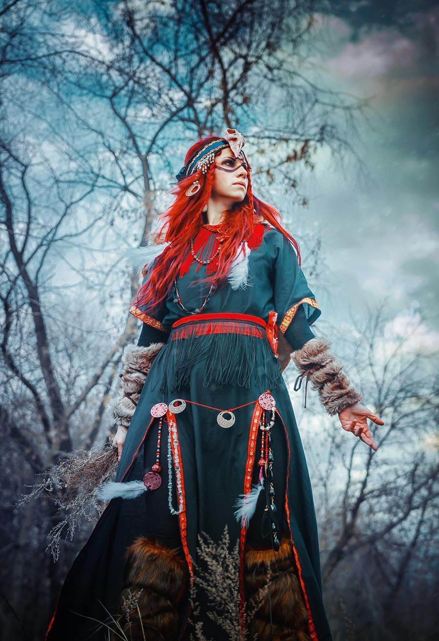 Take a pause and enjoy Girls in Slavic costumes — streaming from Moscow