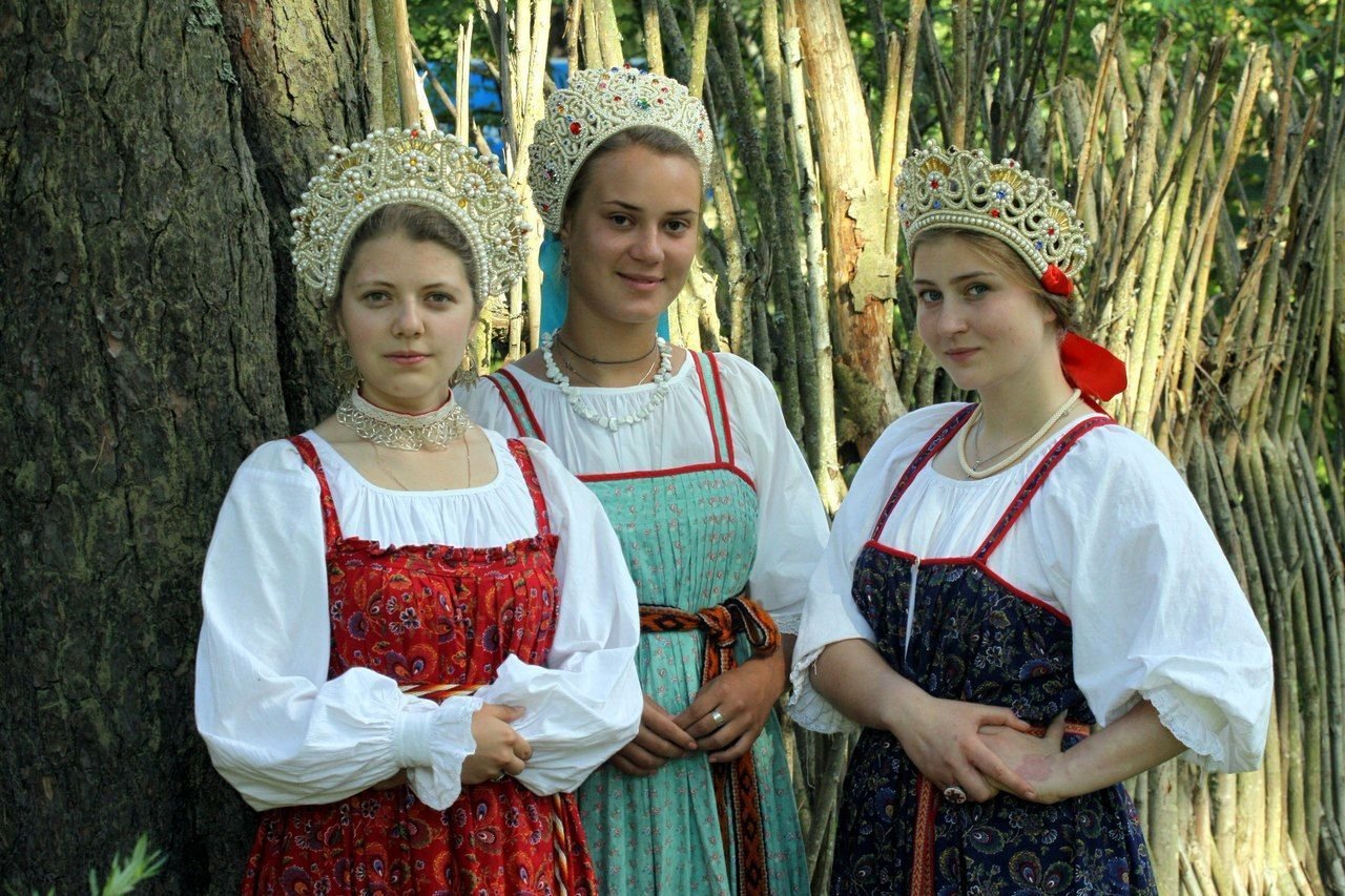 Sexy model Girls in Slavic costumes in Moscow