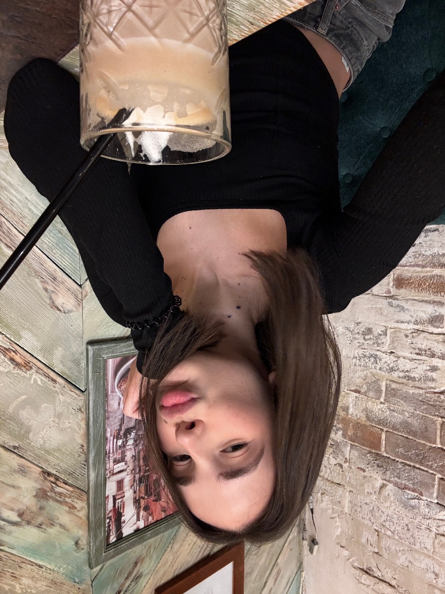 Fresh photos, fresh mood — Tina online in Moscow